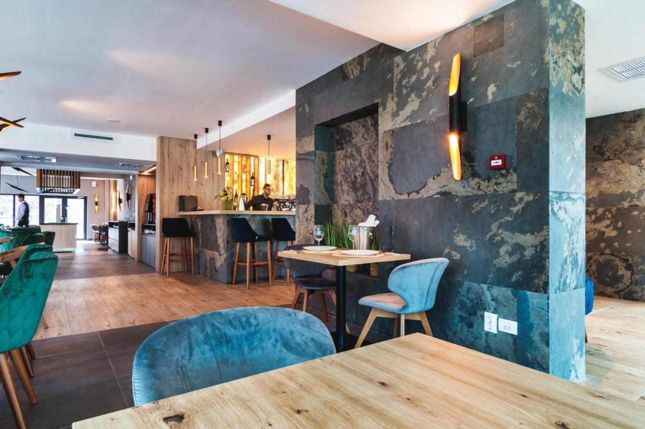 Hotel Domnitei Călimăneşti 외부 사진