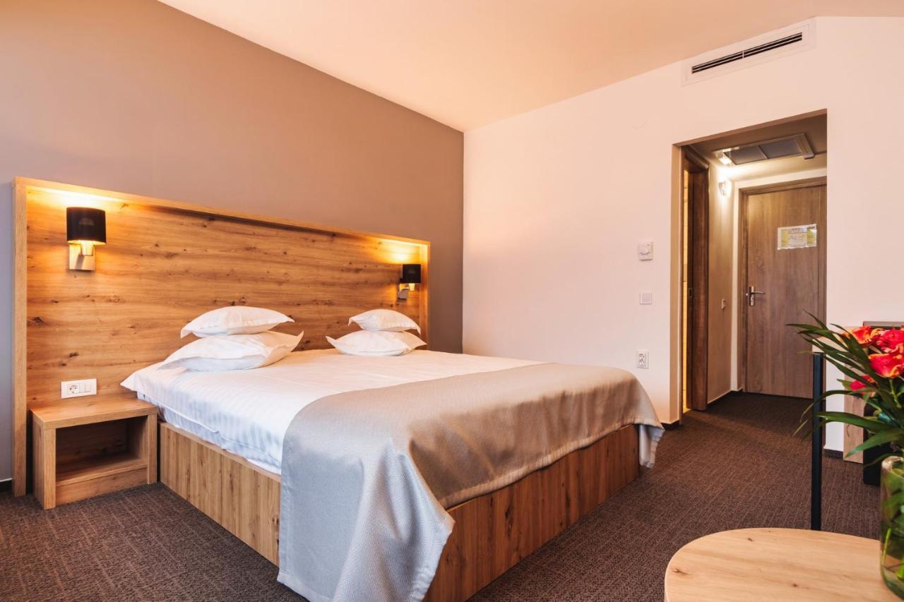 Hotel Domnitei Călimăneşti 외부 사진