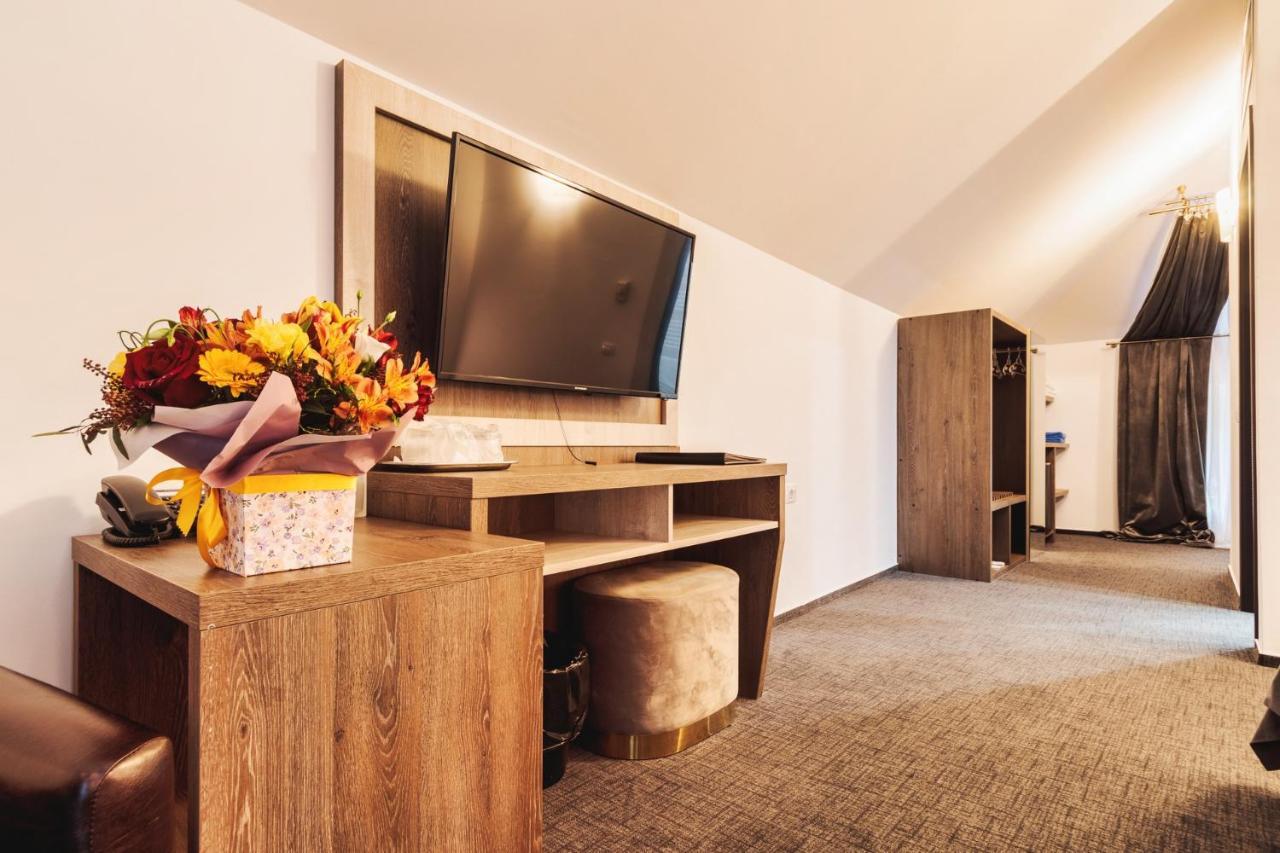 Hotel Domnitei Călimăneşti 외부 사진