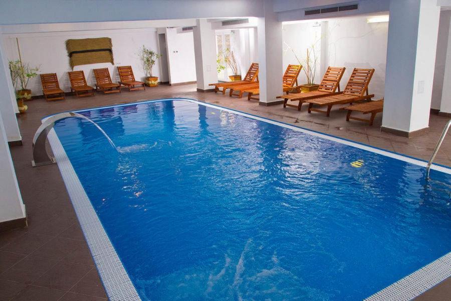 Hotel Domnitei Călimăneşti 외부 사진